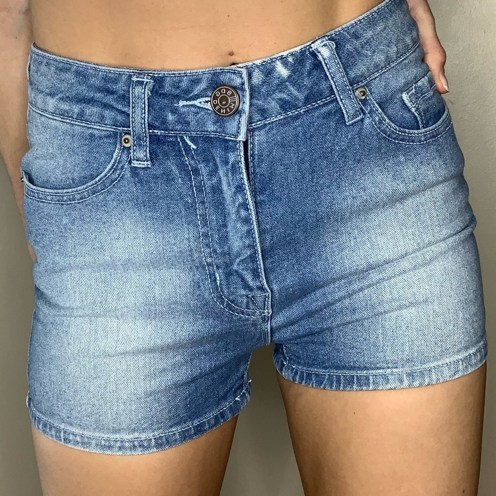 🖤BDG High waisted Jean Shorts Size 24R